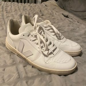 Veja V-10 Sneakers